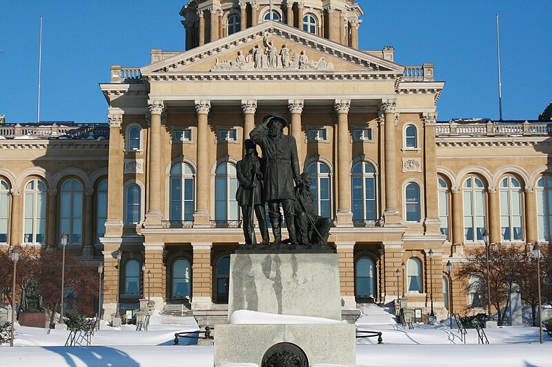 File:Des Moines Iowa 20090110 State Capitol Statue.JPG