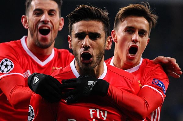 Pizzi (left), Eduardo Salvio and Franco Cervi celebrating a goal against Dynamo Kyiv in October 2016