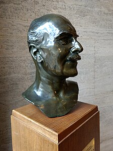 Bust Contelui de Athlone, Casa Senatului, Londra 02.jpg