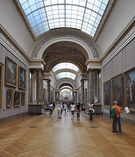 Endless Louvre Hall (cropped)