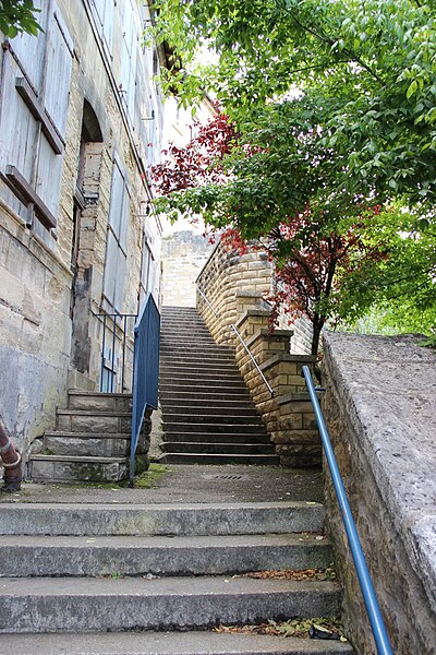 File:Escalier des 80 degrés.JPG