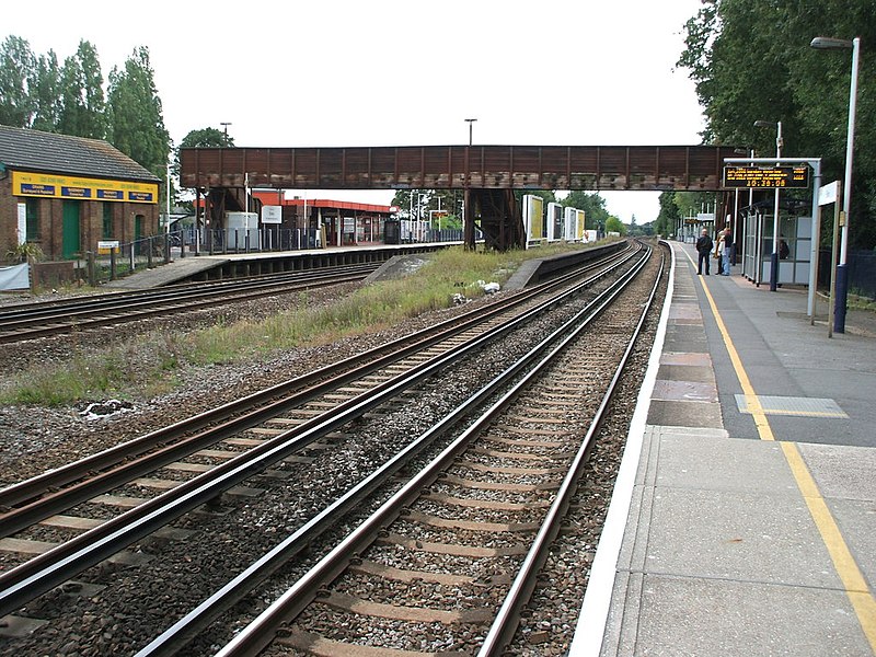 File:Esher railway station, Surrey - geograph.org.uk - 3292714.jpg