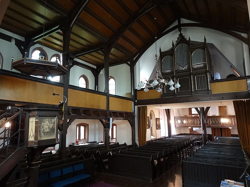 File:Evangelische Kirche (Lützellinden) Blick nach Südwesten 03.JPG