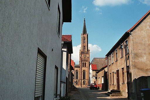 Fürstenberg (Havel), die Brandstraße, Blick zur Stadtkirche