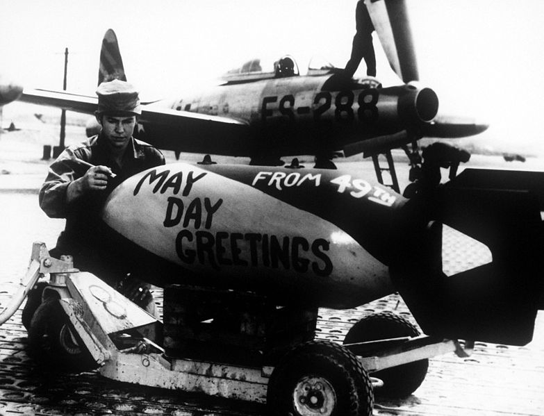 File:F-84E with 407 kg bomb Korea 1952.jpeg