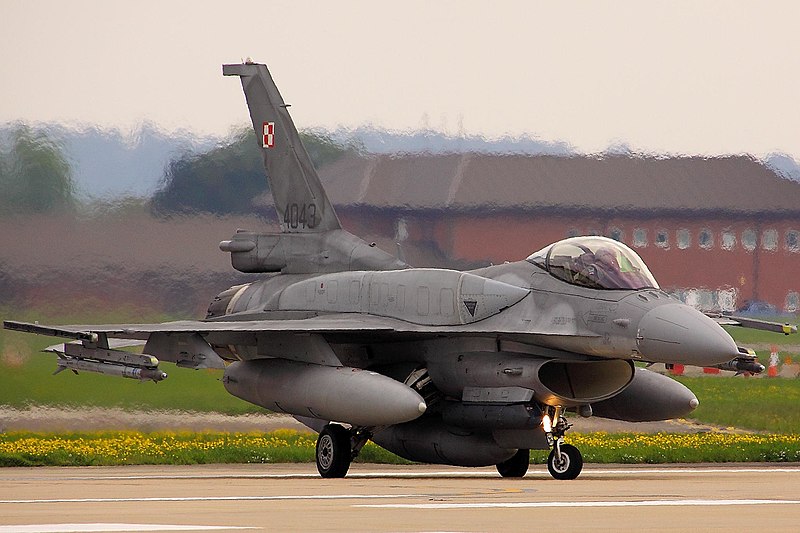 File:F16 - RAF Mildenhall (7222532736).jpg