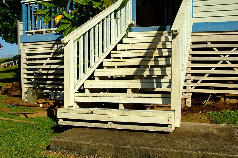 File:FEMA - 33023 - A home moved off it's foundation by an earthquake in Hawaii.jpg