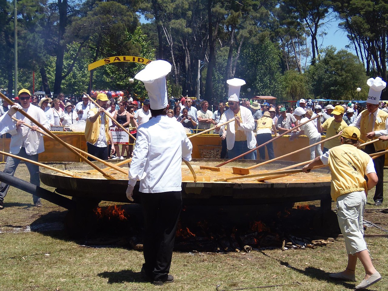 File:Fiesta del Omelette Gigante, todos los años en Pigüe