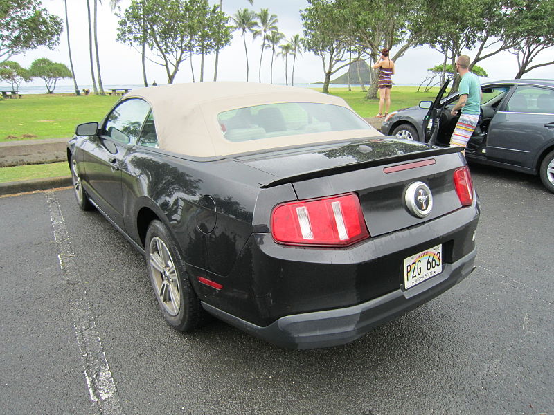 File:Ford Mustang Convertible (15436443353).jpg