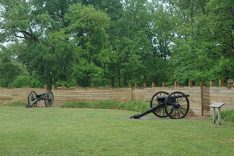 File:Fort Pillow cannons 2006.jpg