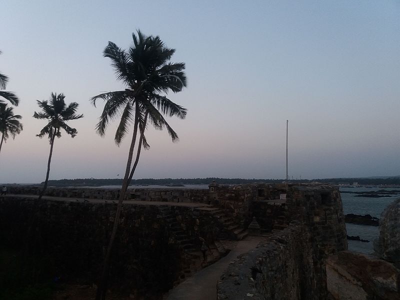File:Fort and evening sea view four.jpg