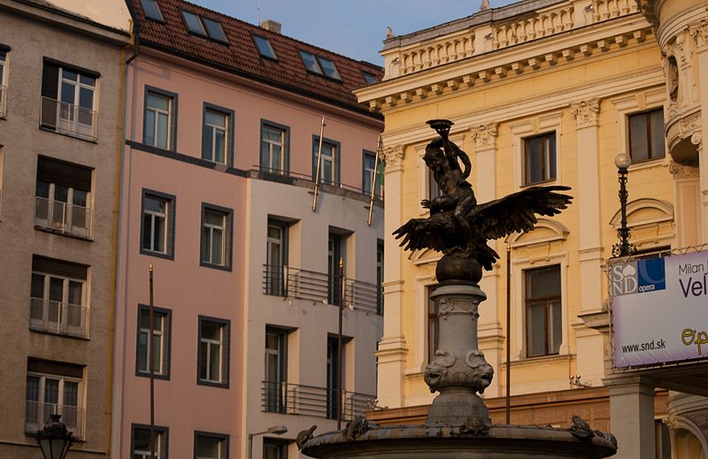 File:Fountain in Bratislava (8405372171).jpg