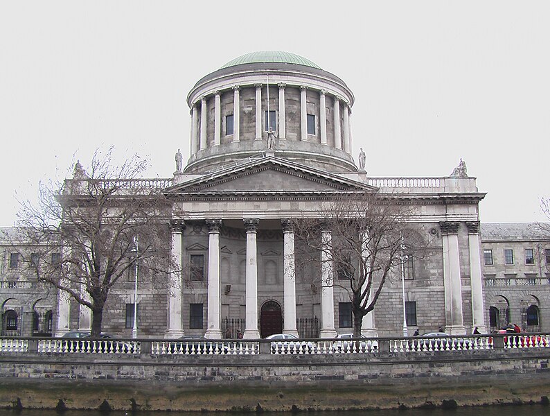 File:Four Courts, Dublin (front view).jpg