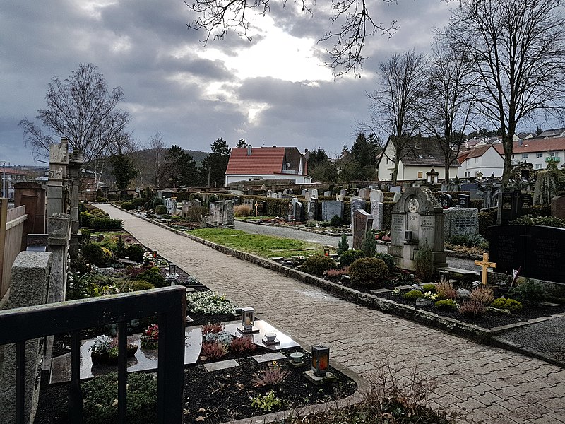 File:Friedhof Tauberbischofsheim - 8.jpeg