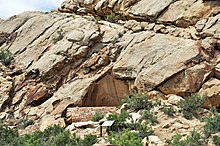 Frontier Sandstone (Upper Cretaceous; western Dinosaur National Monument, Utah, USA) 14 (48822462432) .jpg