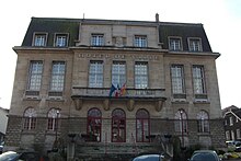 La mairie.