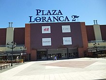 Al principio, este centro comercial era conocido como "Alcampo", pero más tarde pasó a llamarse "Plaza Loranca 2"