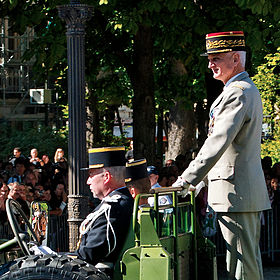 Officier Légion : Bruno DARY 280px-GMP_Bastille_Day_2008-crop