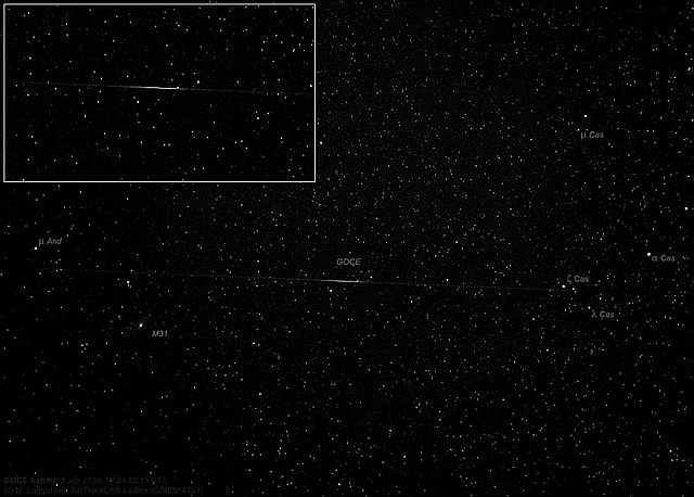 GOCE flares to magnitude +2 as the 67.5 degree solar panel briefly mirrors sunlight (3 January 2010, 17:24:23.15 UTC).