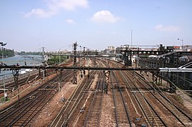 Vista del el conjunto de las vías de la estación.