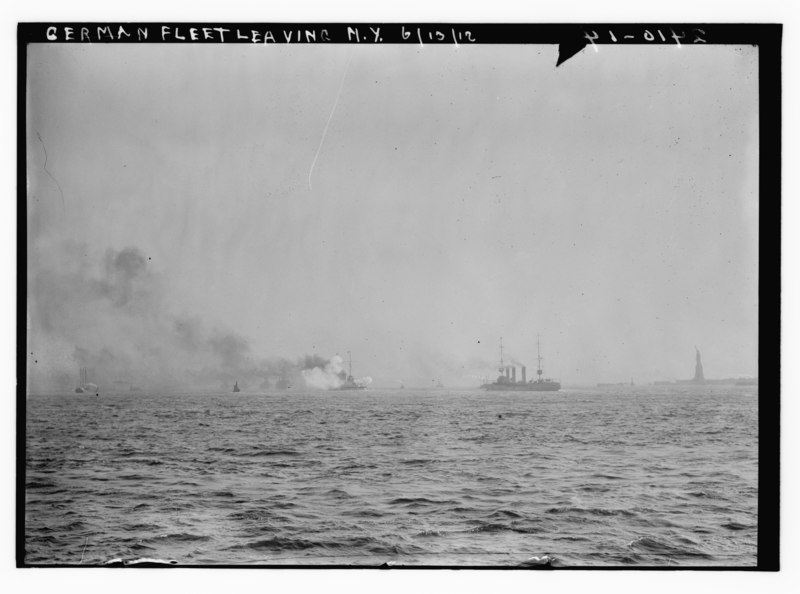 File:German Fleet leaving N.Y. June 1912 LCCN2014690477.tif