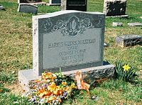 The gravesite of Harris Glenn Milstead (1945 - 1988), better known as the actor Divine at Prospect Hill Cemetery, Towson, Maryland. Glenn Milstead grave.jpg