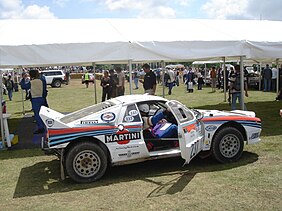 Een rallyauto