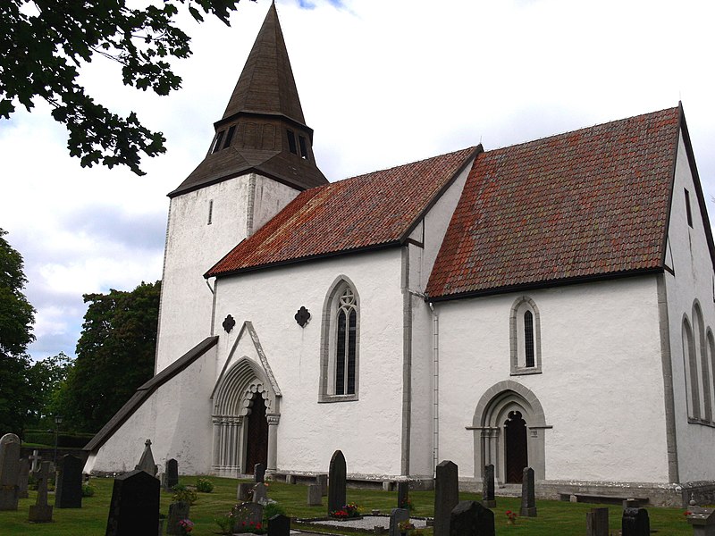 File:Gotland-Boge kyrka Außen.jpg