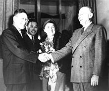Joseph Dodge meets Finance Minister Hayato Ikeda in 1949 Hayato Ikeda meets Joseph Dodge.jpg