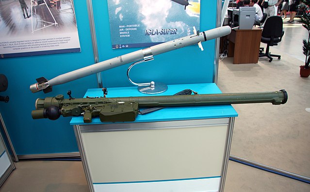 9K338 Igla-S (SA-24) missile and launch tube.