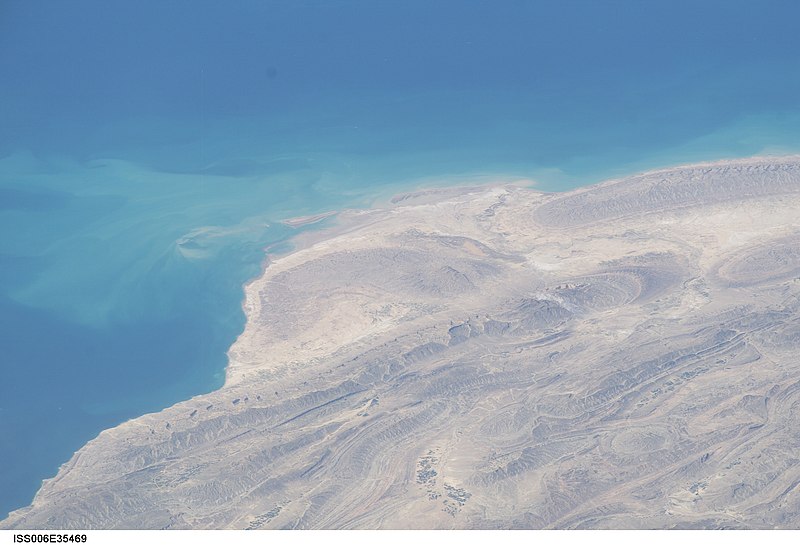 File:ISS006-E-35469 - View of Iran.jpg