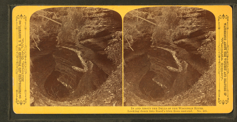 File:In and about the Dells of Wisconsin River. Looking down into Rood's Glen from east end, by Bennett, H. H. (Henry Hamilton), 1843-1908.png