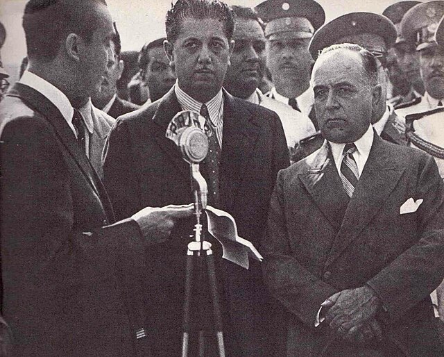 Vargas on 12 May 1940 at the inauguration of Avenida do Contorno with Benedito Valadares, governor of Minas Gerais, and then-mayor of Belo Horizonte J