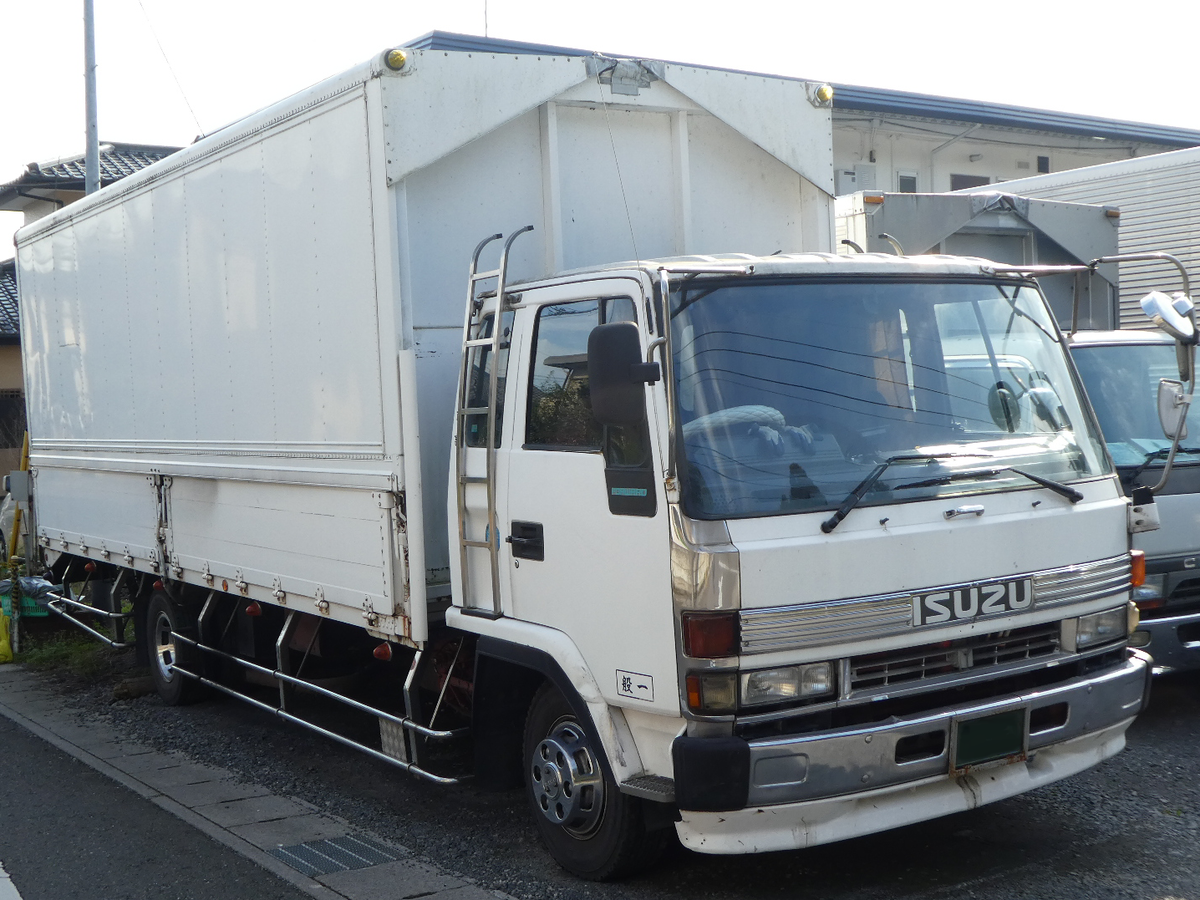 File:Isuzu Forward, White truck, Full-cab type, 3rd generation.png 