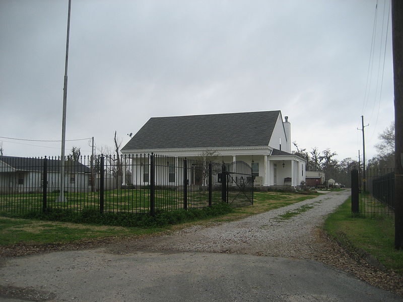 File:JeanLafitte301HouseMetalFence3.JPG