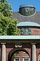 Deutsch: Gelehrtenschule des Johanneums in Hamburg-Winterhude: Details der Eingangsarkaden und des Hauptflügels. This is a photograph of an architectural monument. It is on the list of cultural monuments of Hamburg, no. 21907.