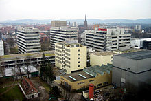 Campus Sud del Karlsruher Institut für Technologie(KIT), vista della Physikhochhaus.