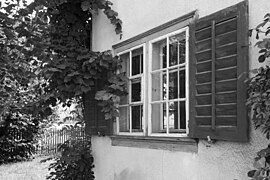 Fenster eines alten Dorfhauses