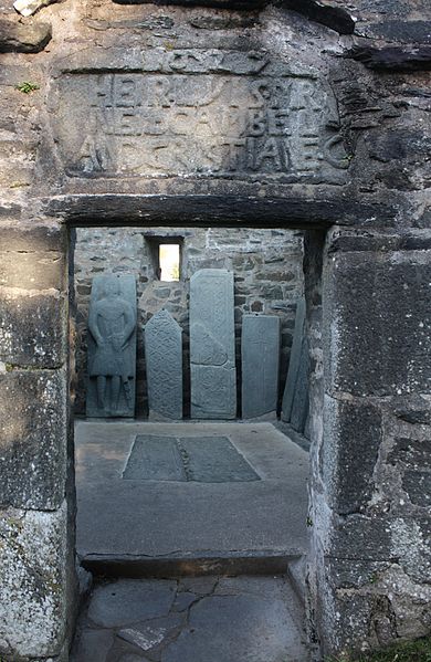 File:Kilmartin Stones 01.jpg