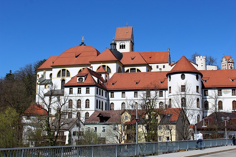 File:Kloster und Kirche - panoramio.jpg