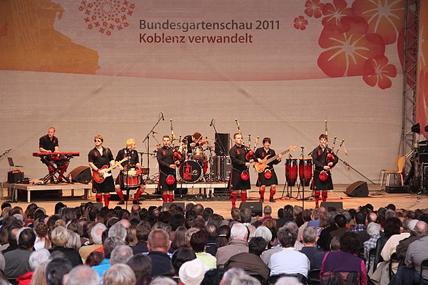 Celtic rock band Red Hot Chilli Pipers performed as part of the opening act.