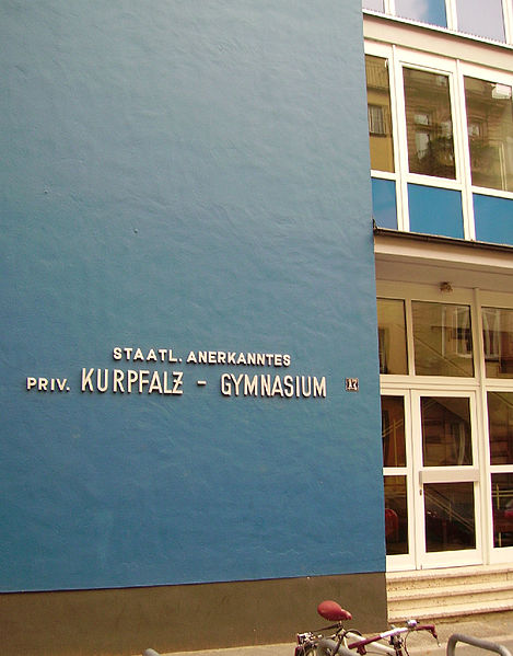 File:Kurpfalzgymnasium Mannheim Eingang.jpg