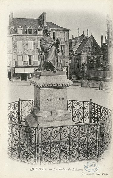 File:La statue de Laënnec - Quimper CIPA0827.jpg