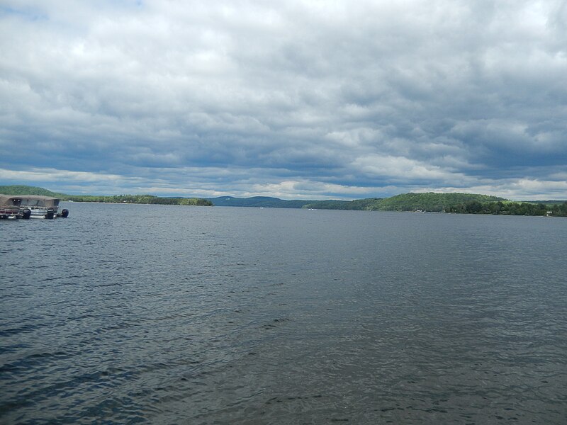 File:Lac Simon, juin 2020 04.jpg
