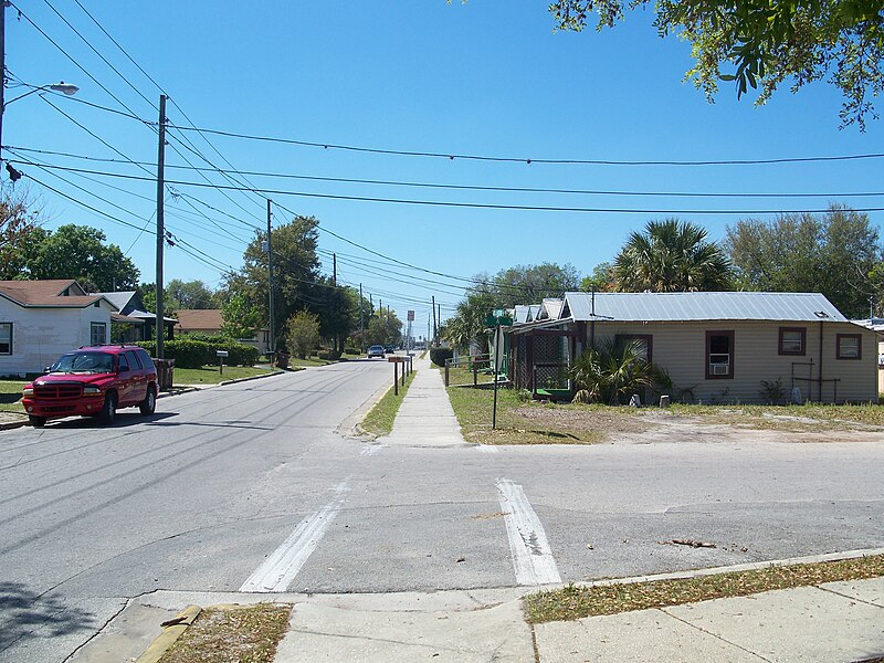 File:Lake Wales FL North Ave HD02.jpg