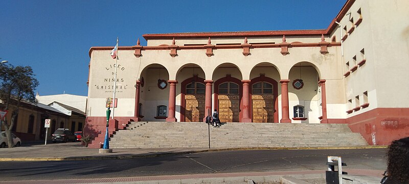 File:Liceo de Niñas Gabriela Mistral La Serena.jpg