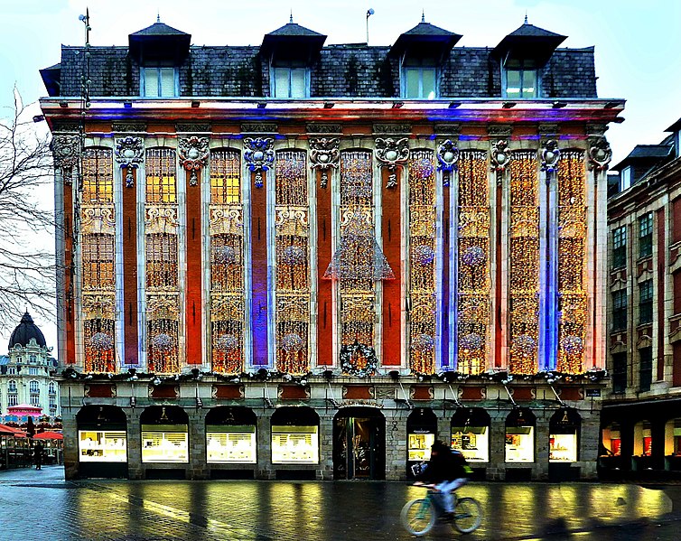 File:Lille rue de la Bourse.JPG