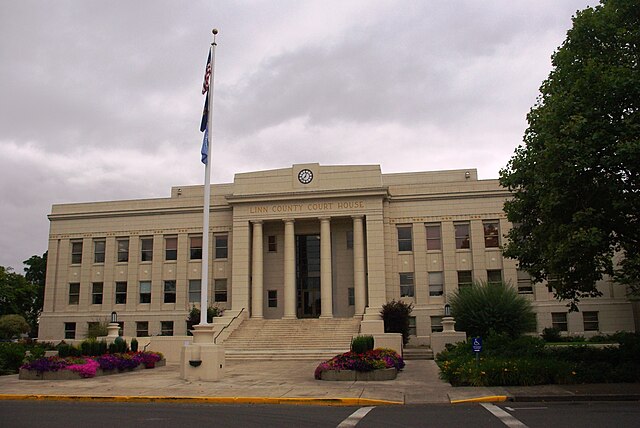 Linn County courthouse in Albany
