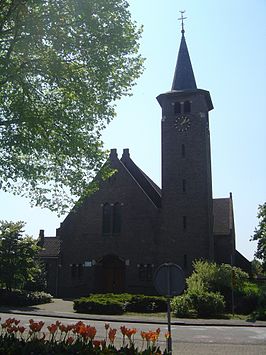De Lommse kerk, gebouwd in 1936, geldt als een van de markante gebouwen in het dorp