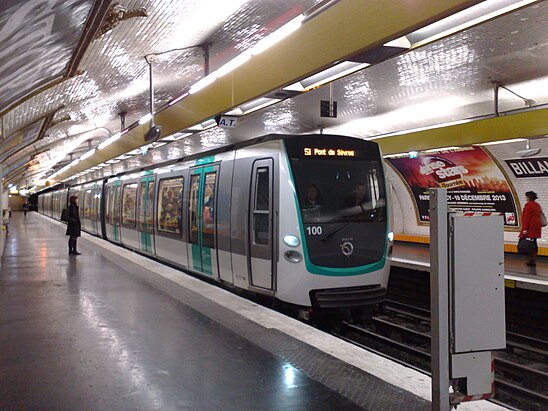 Метрополитены франции. Mf01 Paris Metro. Метро Парижа. Метрополитен Франции. Метро Парижа поезда.